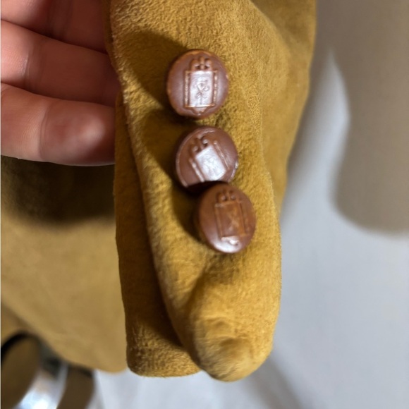 Elegant Men's Brown Suede Blazer - Picture 8 of 15